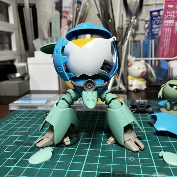 6月。ミキシング作業開始。胴体がデカくなるので各所切った貼ったの大改修中。どっちのパーツ使うか結構悩みます😫（4枚目）
