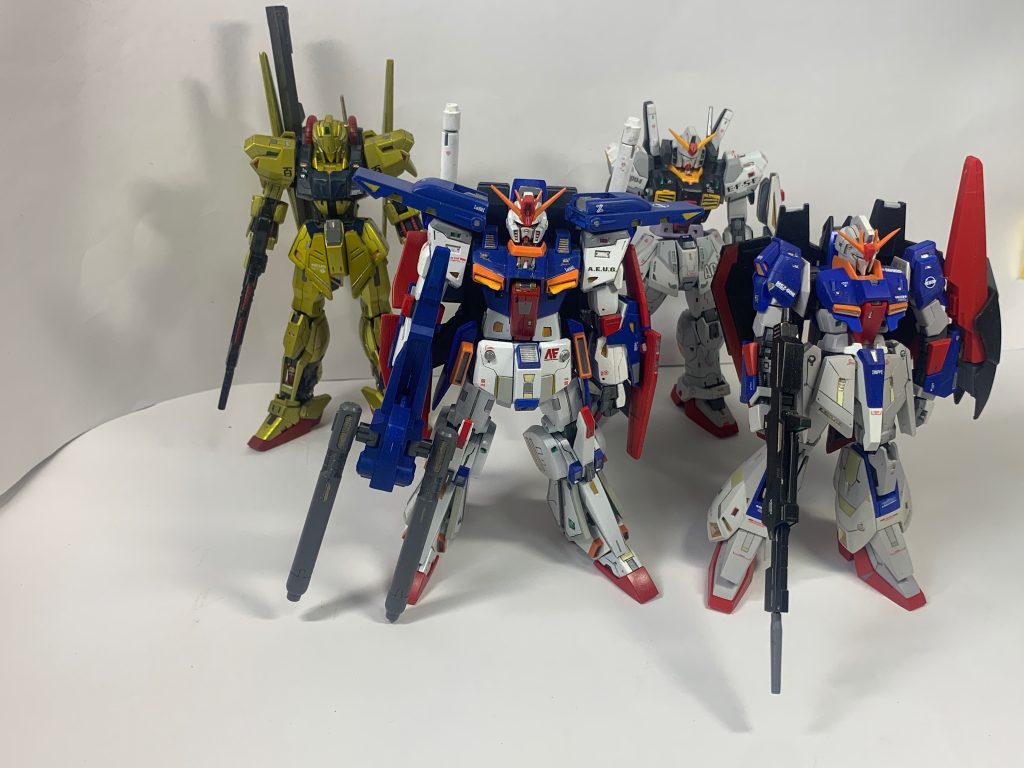 ガンダムmk-ii&nbsp;「そういえば、百式。お前シャアの機体だろ？何で赤じゃなくて金色なの？」百式「俺に言われても知らんっス。御大の気まぐれじゃないっスか？」ゼータガンダム「でもデザインはナガノだよな？御大関係なくね？」ダブルゼータガンダム「御大の悪口は俺が許さん」ゼータ、ガンダムmk-ii&nbsp;、百式「何か、サーセン」