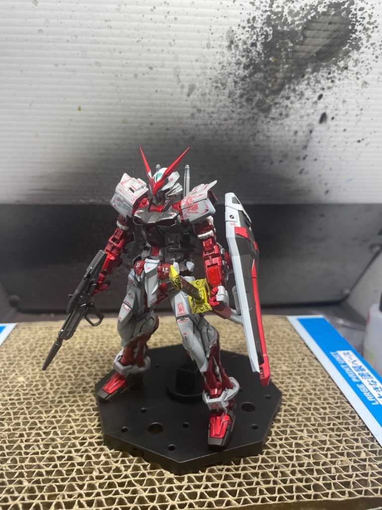 レッドフレームのみ赤は塗料変えてますがあまり分かりにくいですかね。キャンディ塗装は少し暗くなってしまったので成功とは言えなさそうです。
