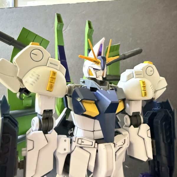オデュッセウス級6号機の開発中⑥になります！！6号機は他のオデュッセウスシリーズとは違い特務機となります！（まぁ、一部の機体は戦略機級の戦闘力を持ちますが、、笑）いわゆるワンマンアーミーとしての性能を有しています！PMSシリーズの最高傑作かつ、最終兵器をコンセプトにしています！ジオの後継機であるオーヴェロンの試作機をベースに開発されましたただし、オーヴェロンはメッサー の系譜を一部組むのに対して6号機はパラスアテネ、ボリノークサマーンの機能を統合した機体になります。完成まであと少しです！！（4枚目）
