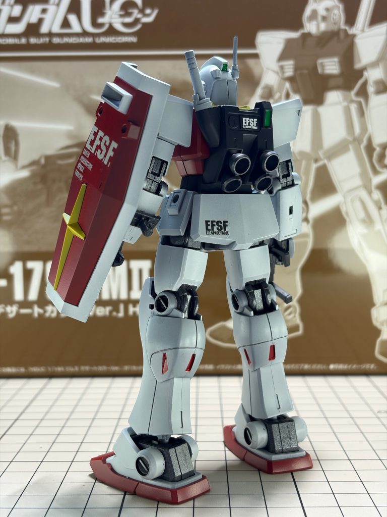 フレームにはメタルブラックを使用😌