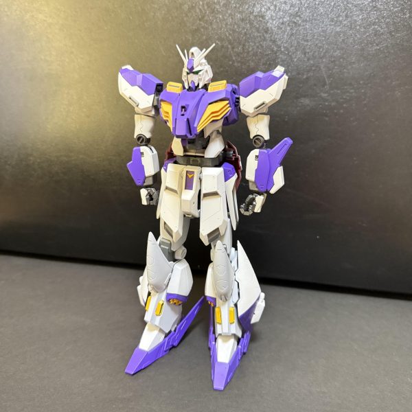 ナイチンゲールをボコボコに出来るガンダムを開発しています！色塗ってみました！カラーリングはhi-νガンダムver ka.をモチーフにしています！おっ、意外とイケてる？笑&nbsp;hi-νガンダム＝νガンダム（デザインは違えど設定上は同じ存在）ということなので今回はνガンダム/hi-νガンダムの後継機をイメージしました！ちなみに全高26mです、、でかい、、、。（参考）νガンダム、22m初代ガンダム、18m（5枚目）