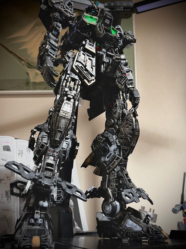 どうせ見えなくなるし、それならガッツリやってやろうと全体的に明度を落としドライブラシで工業感をマシマシにしてみました🙄
