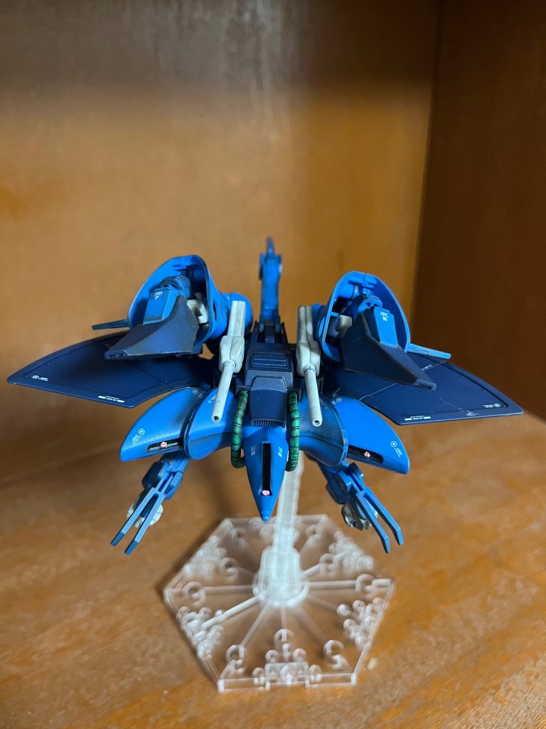 モビルアーマー形態カッコいい…！カッコいいんだけど、これになると兵器感がめちゃ減ります！もうモビルスーツってか”ゾイド”じゃね？