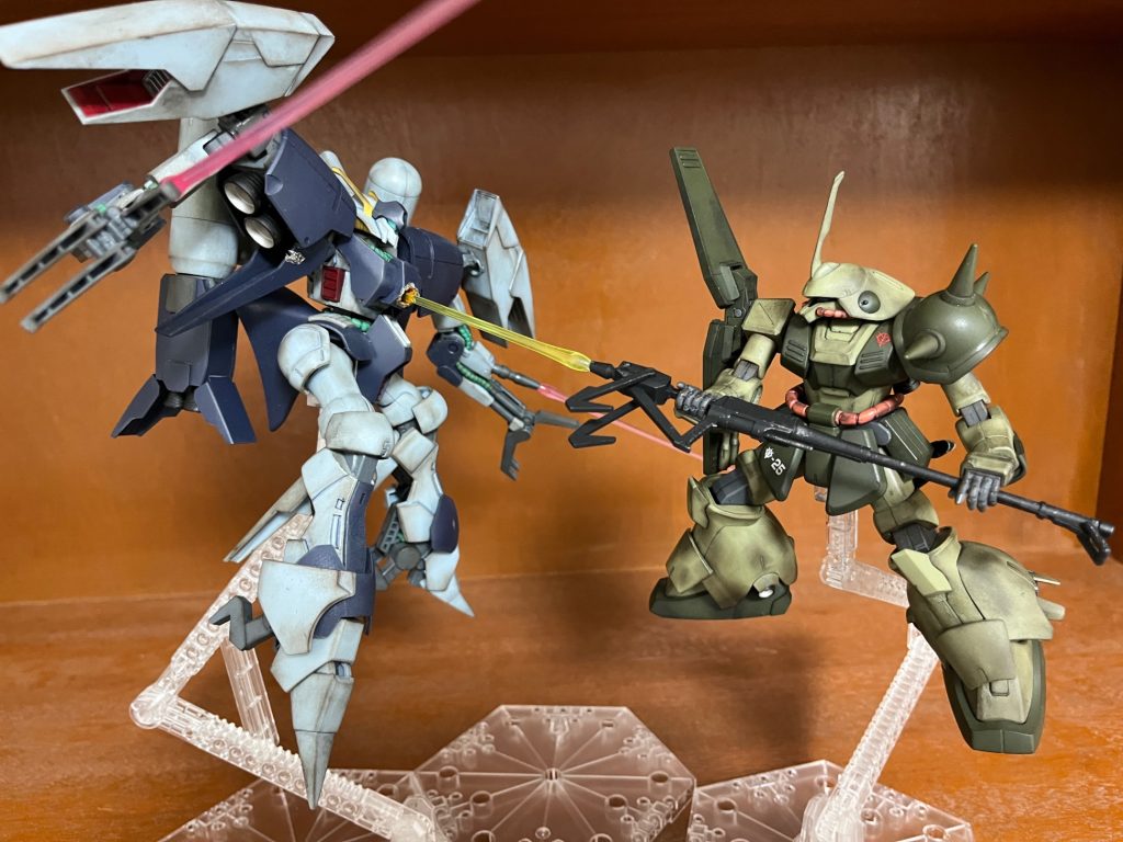 2体同時どちらとも、墨入れ、デカール、ウェザリング、バーニア塗装などなど施してます！！2人ともやっぱイケメンっすね！元は同じティターンズ所属なとこもいいです！後日やりますけどここに背景入れたらもっと映えそう！&nbsp;