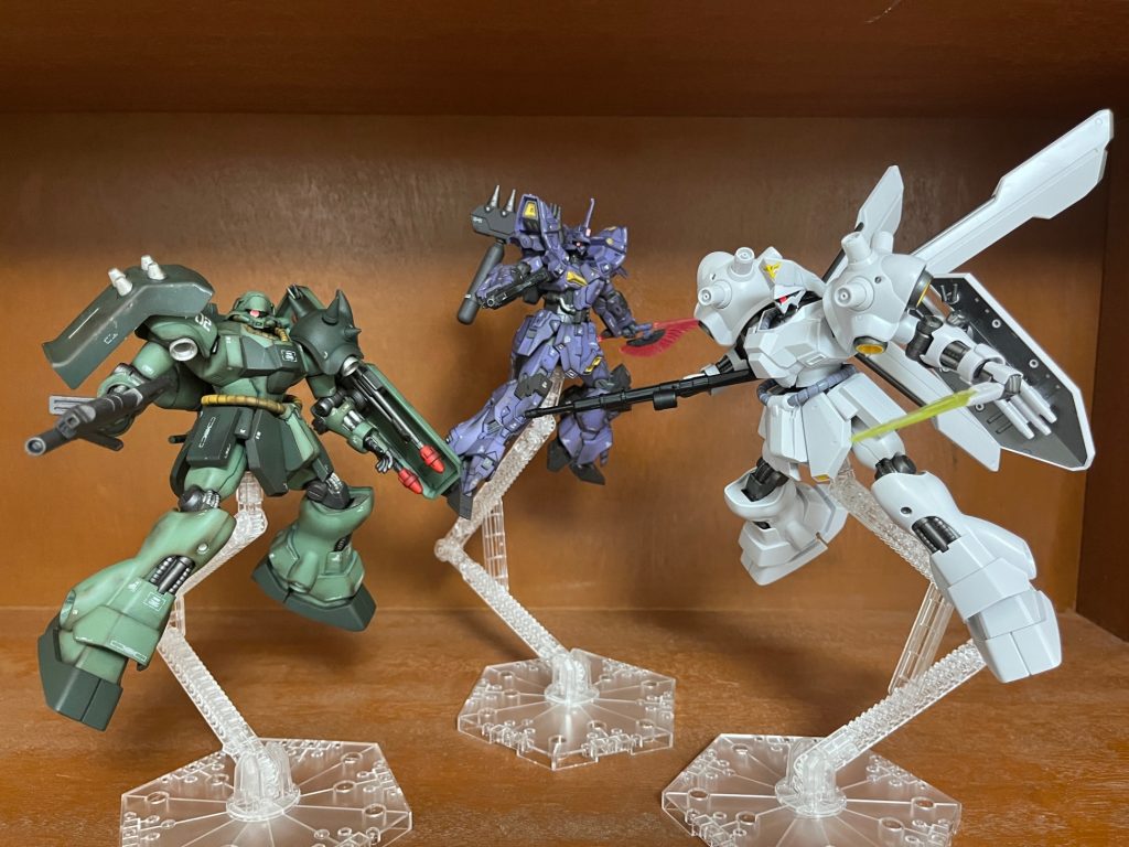 バルギルとサイコ・ドーガとトリオ組んでみた！他の奴らも混じるとマジで不良高校に通うやんちゃなヤンキー高校生っぽい。ひよってんの？とか煽っておきながら裏で拾った子猫🐈お世話してそう。こんな感じのギラ・ドーガでした。