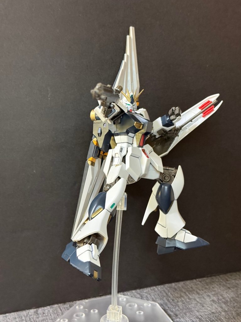 RX-93-ν1　νガンダム–2枚目/制作者：カケテマス・シロップ