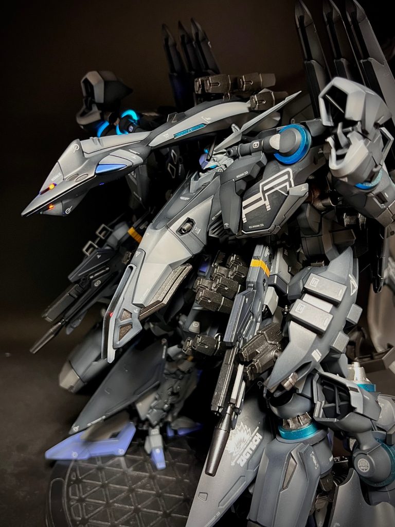 モノアイにするとバケモノ感とか有機的な雰囲気が増す感じがしますね🤩またなんか機会ががあれば。。😍