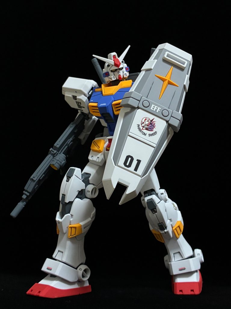 シールド構え。ファントムスイープ隊のデカールの使い所があってよかったです（笑）