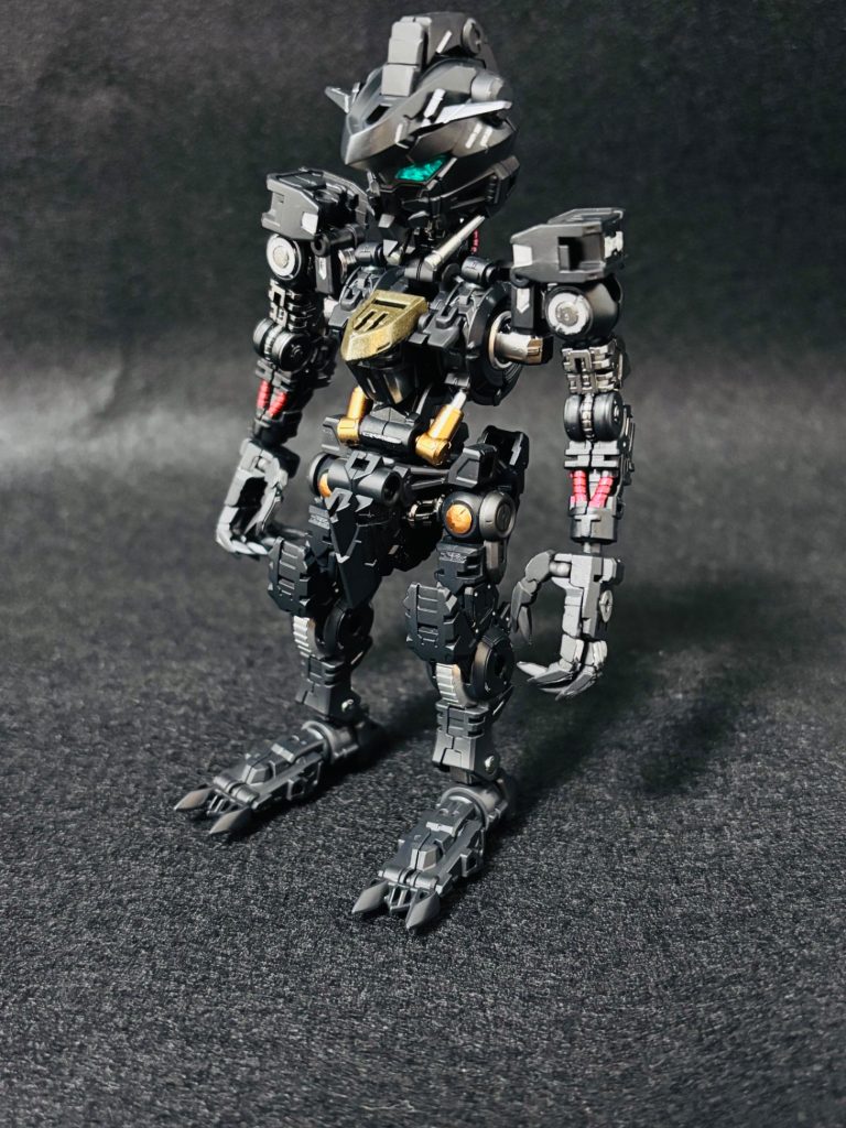コーティングパーツを目立たせるためにフレームはメタリック感を抑えました