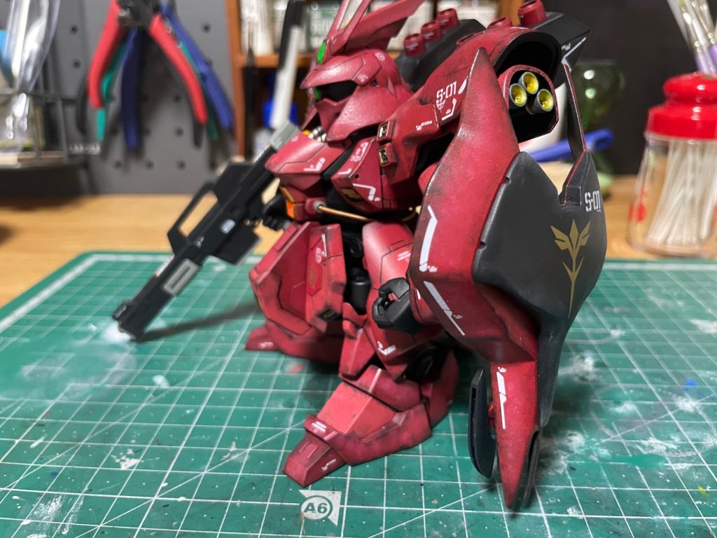 シールドはHGのを加工して、SDサイズにしました。