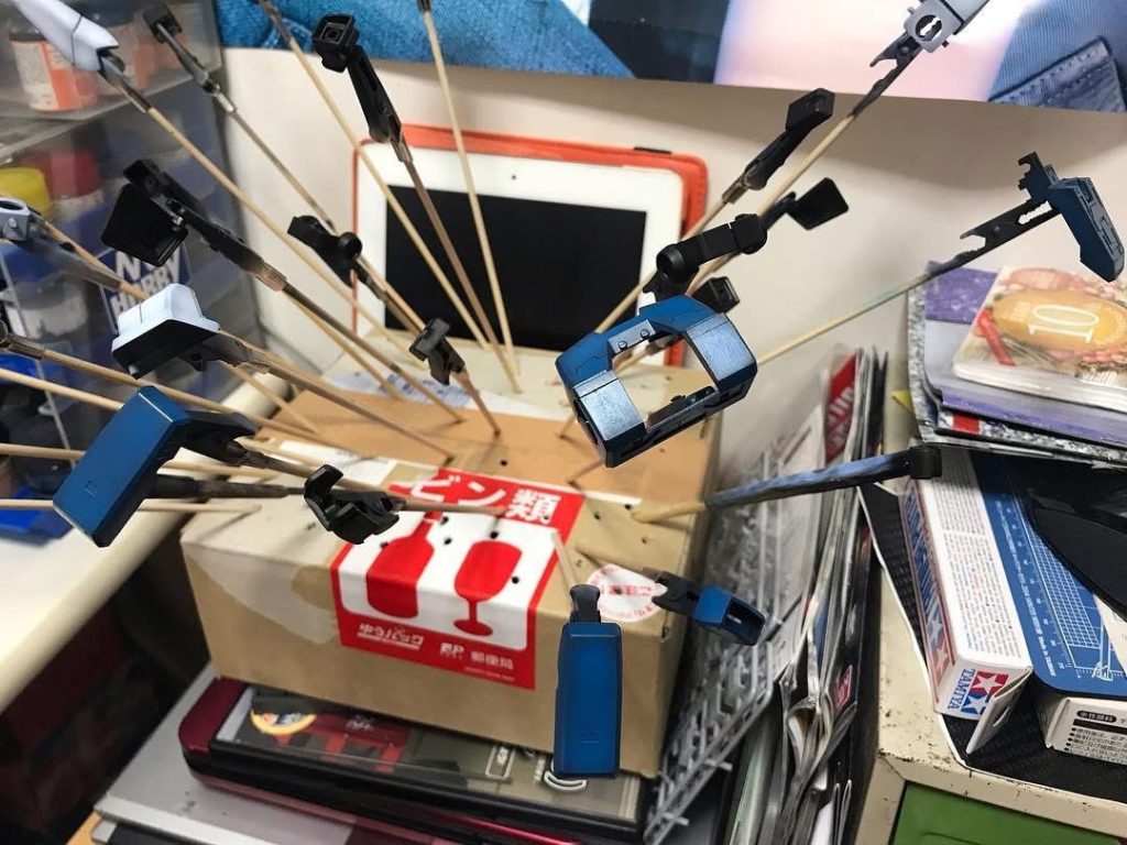 アレックスも黒サーフェイサーからの黒立ち上げで各色を塗装して行きます