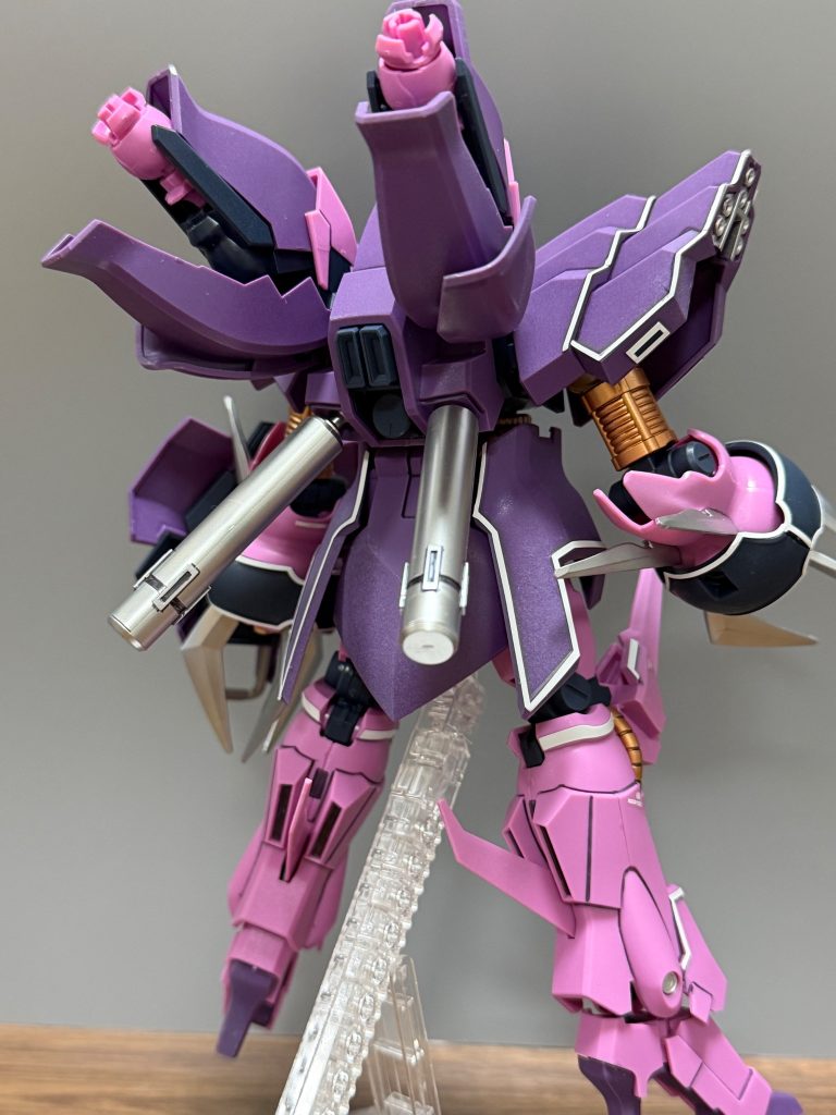 裏側はどうせ完成してしばらくしたらそんなに見ないやろからデカール全然貼ってない前だけ豪華なびんぼっちゃまスタイルですw