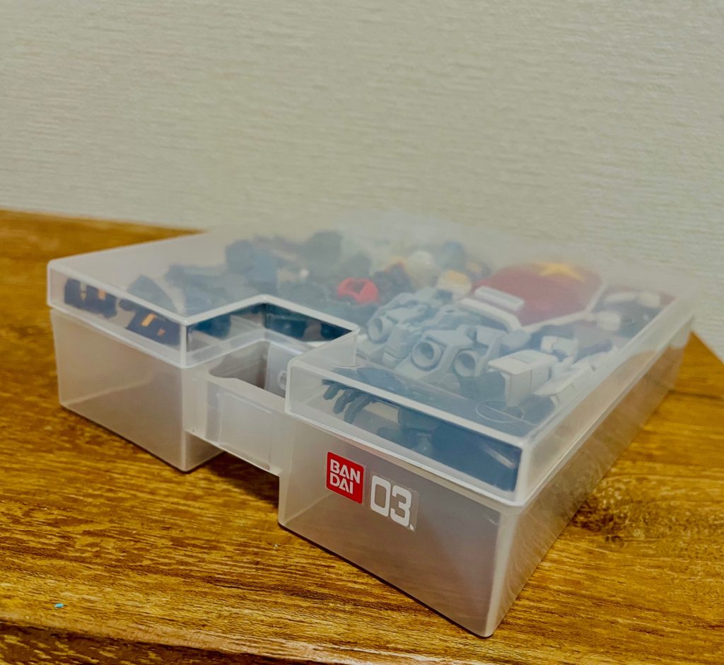 電池ボックスに分解して詰め合わただけですがなんか良い感じです。