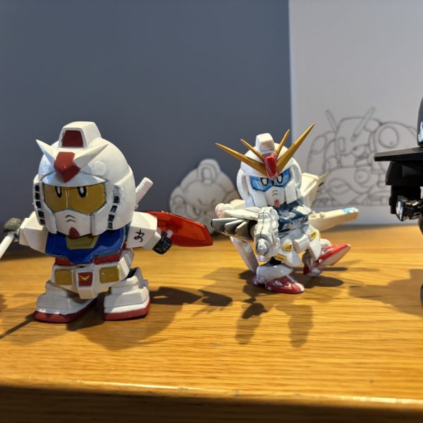 閲覧ありがとうございます＾＾今年 はSDガンダム 達 を作り上げる 年なので張り切ってましたが寒暖差 が キツい&nbsp;為今週はお休みします。（たぶん）画像の物は４月中旬〜５月末まで制作しました〜😂（3枚目）