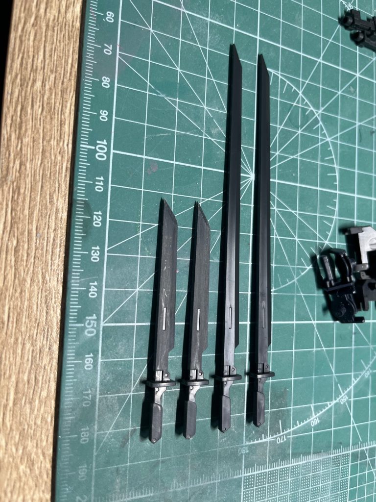 コールドショートブレードは、境界戦機ウェポンセットのロングソードを短縮して使用。