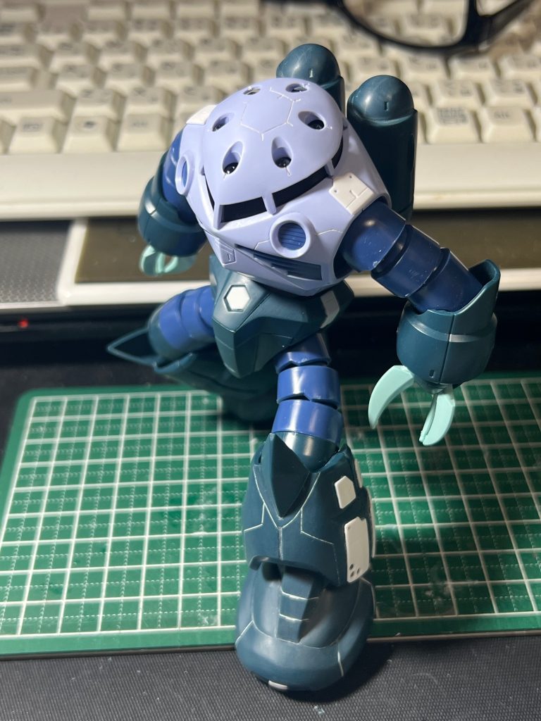 腕脚の蛇腹はそのままですが、そこ以外は少しずつ手を加えてます