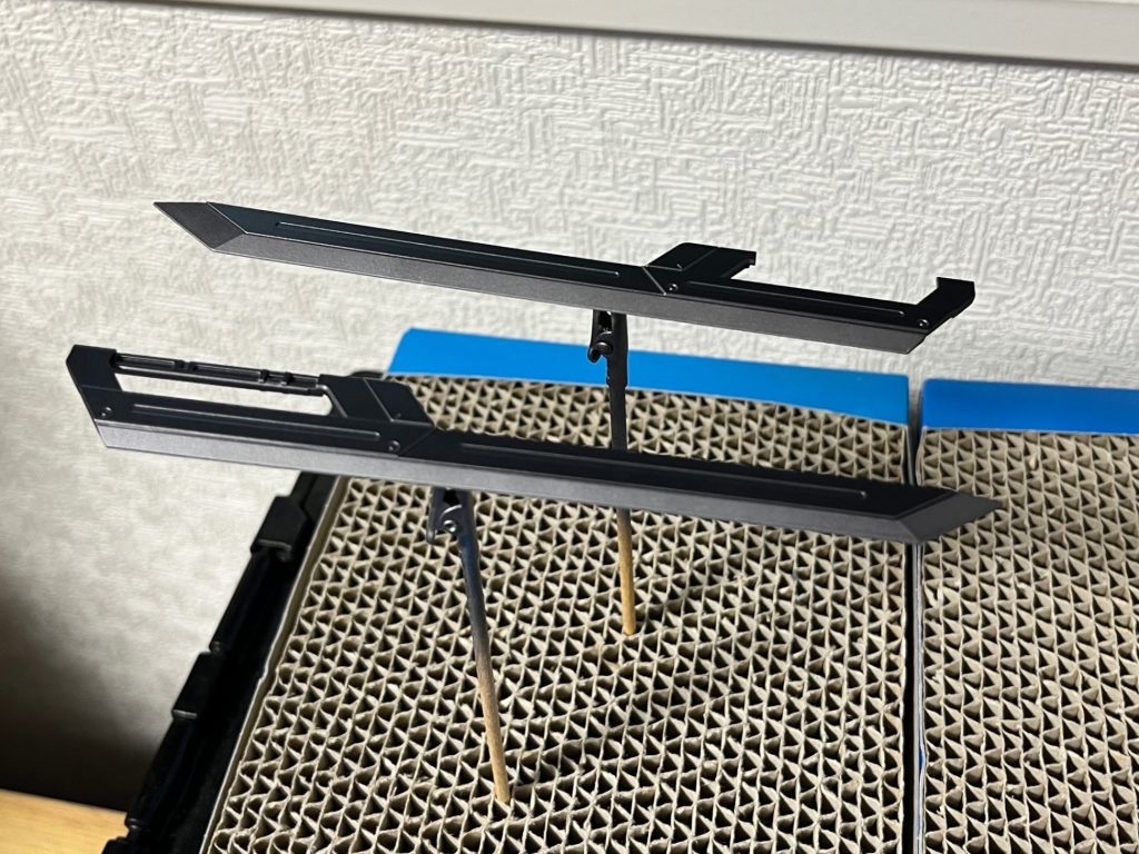 大型ブレードも境界戦機のウェポンセットから拝借したものです。刃の部分は塗り分けをして質感の違いを出しています。