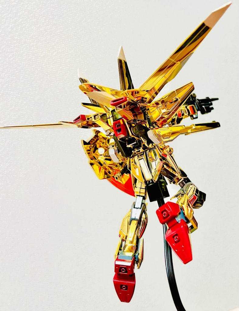 ポロリしやすいが、バックパックのビーム砲を前方に展開できます(* 'ᵕ' )☆