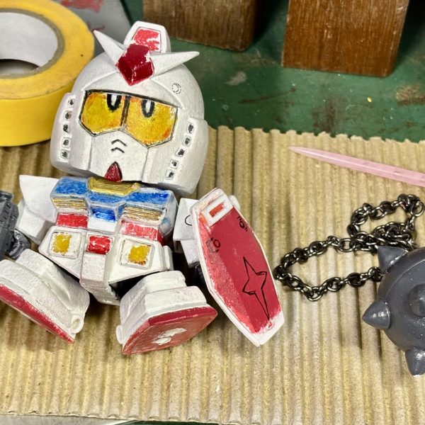 水性トップコート半光沢を使用して下地保護してますが、テカリ で 一気 にクリーチャー感（トゥーン感？）が増してきます。全光沢したりするとすごい事に成りがちです…😅（2枚目）