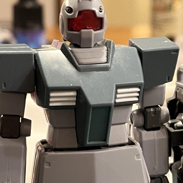 今作っているジムスナイパーⅡのバイザーの色をどうしても変えたいのでレジンでの複製にトライしてみました。&nbsp;初回なのでHGUCジムのバイザーで実験。初めてにしては上手くできたかも！？とか思ってはめてみると、、うーん欠けてんな。（4枚目）