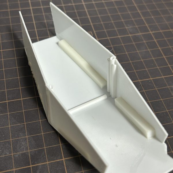 めちゃくちゃ久しぶりの投稿です最近フルスクラッチでテールユニットを作り始めたので完成までちまちま投稿していこうと思います！（3枚目）