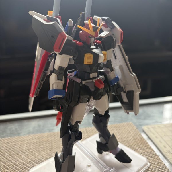 武装面と足首変えました。変形時のバランスどうかなぁー手持ち武器がイメージつかない…もう少しイジりたいと思います。（3枚目）