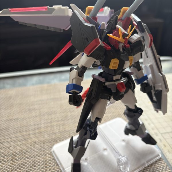 武装面と足首変えました。変形時のバランスどうかなぁー手持ち武器がイメージつかない…もう少しイジりたいと思います。（2枚目）