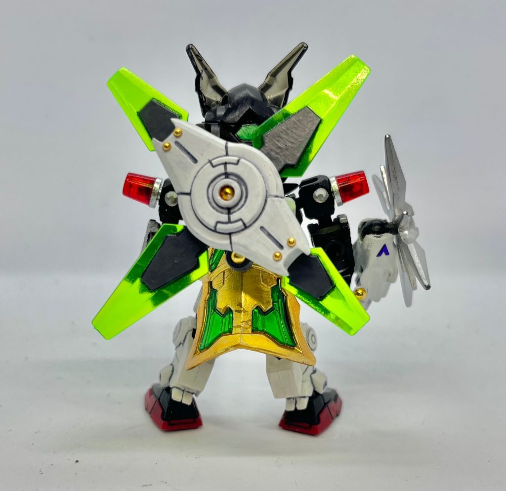 下忍（空忍）ガングルー前回から 胸当て と背中にある プロペラ をガンダムっぽくCファンネルに変更してみました。