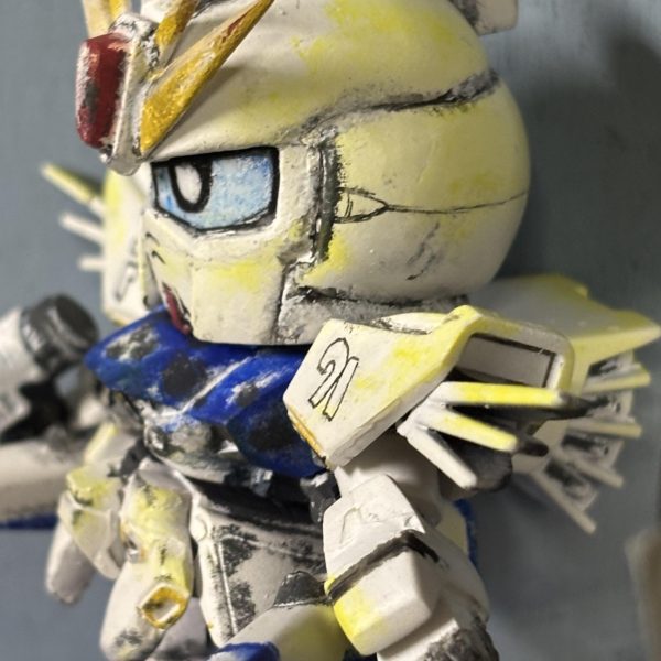 閲覧ありがとうございます。☺️塗装…色付けの事ですよね、分かってます。水性アクリジョンベースカラーで仕上げますから…えっそれは下地のやつやから？。。。。色が付いてカッコよく仕上げられたら、何だって良くない？？別にターナーのアクリルガッシュ使ったって水彩色鉛筆で描いたってアクリル系の塗料なんだからね？？😧と本心をつぶやく…Ｆ９１は質量を持った残像だと言うのか？ってセリフが出る様に色付けしたいんです。も少しで完成します。🐝&nbsp;（4枚目）