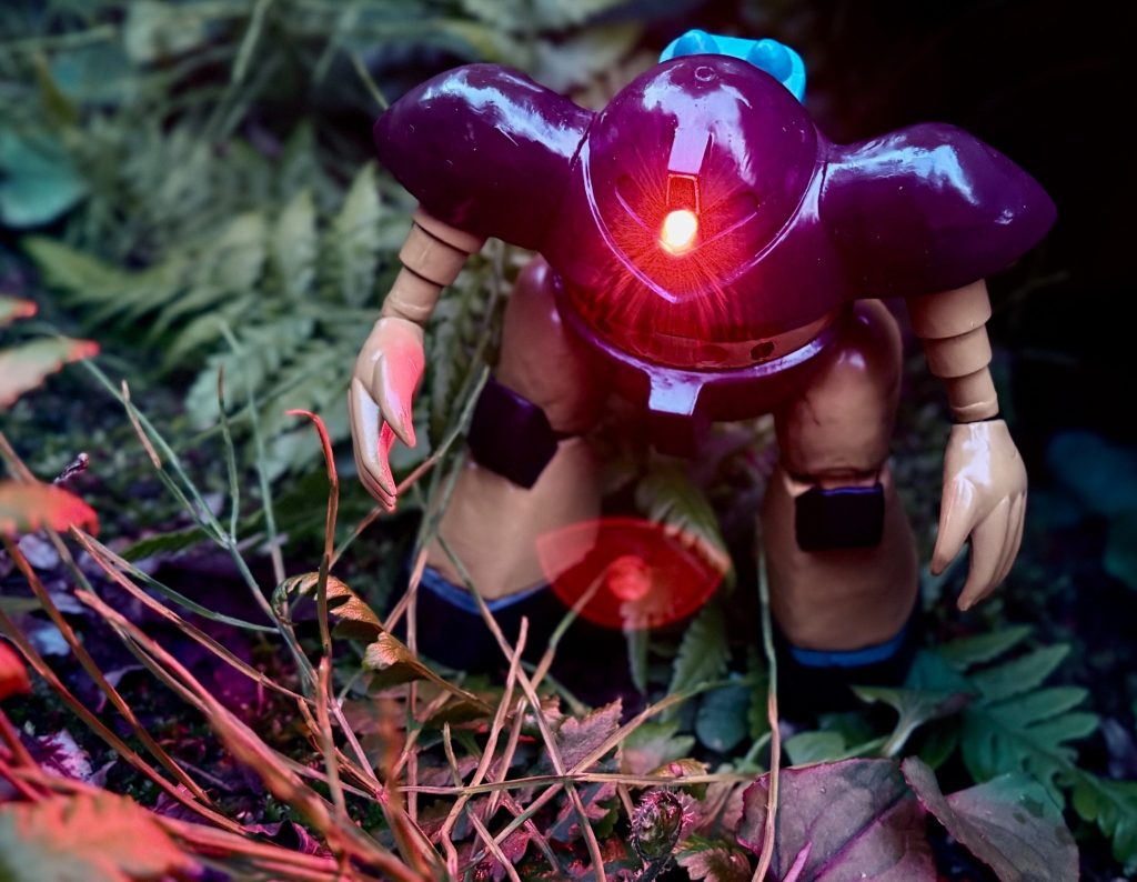 思えば発光ギミックを仕込んだのも旧キットだからこそでしたね(gundam-kao6)