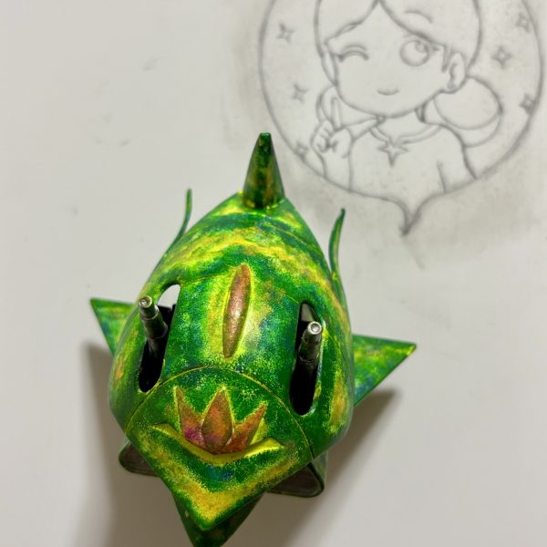 やっぱり👀とても良い環境ですね✨（草葉の陰から見てました😳）ほっこりしながらプラ板アート蛍光イエローで　仕上げました。伝わっているだろうと思いますがどうなんでしょうね。（反応は気に成ります😃）（3枚目）