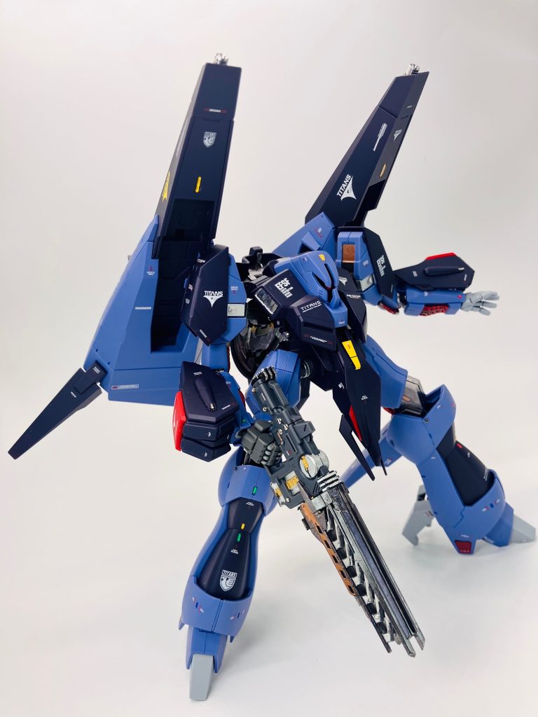 PMX-000 メッサーラ with TM-0048レールガン・ストライド実証実験機、TOKYO Mark社製ストライドシリーズの外装を持たないネイキッドウェポン試作型兵器を装備