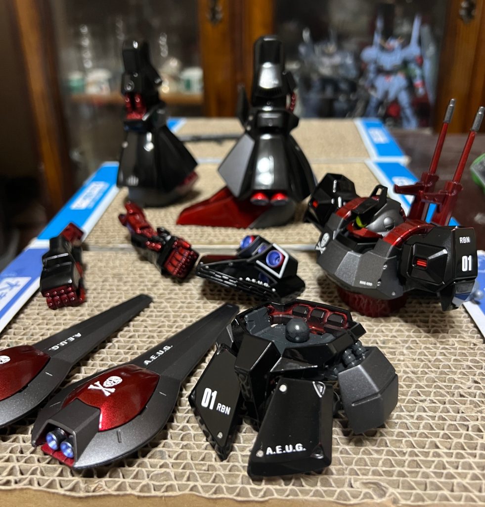 ガンメタルのみツヤ消しで、他は光沢スプレー仕上げです。簡単な説明ですが、ご観覧ありがとうございました～！！