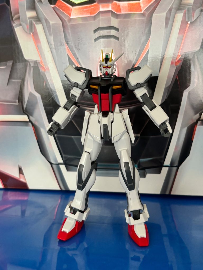 特に特徴はないですね…νガンダムとか、Mk-II（エゥーゴ）のカラーを取り入れた感じです。自分はDXガンダムに近い気がする↓負傷しまくりのボロです。