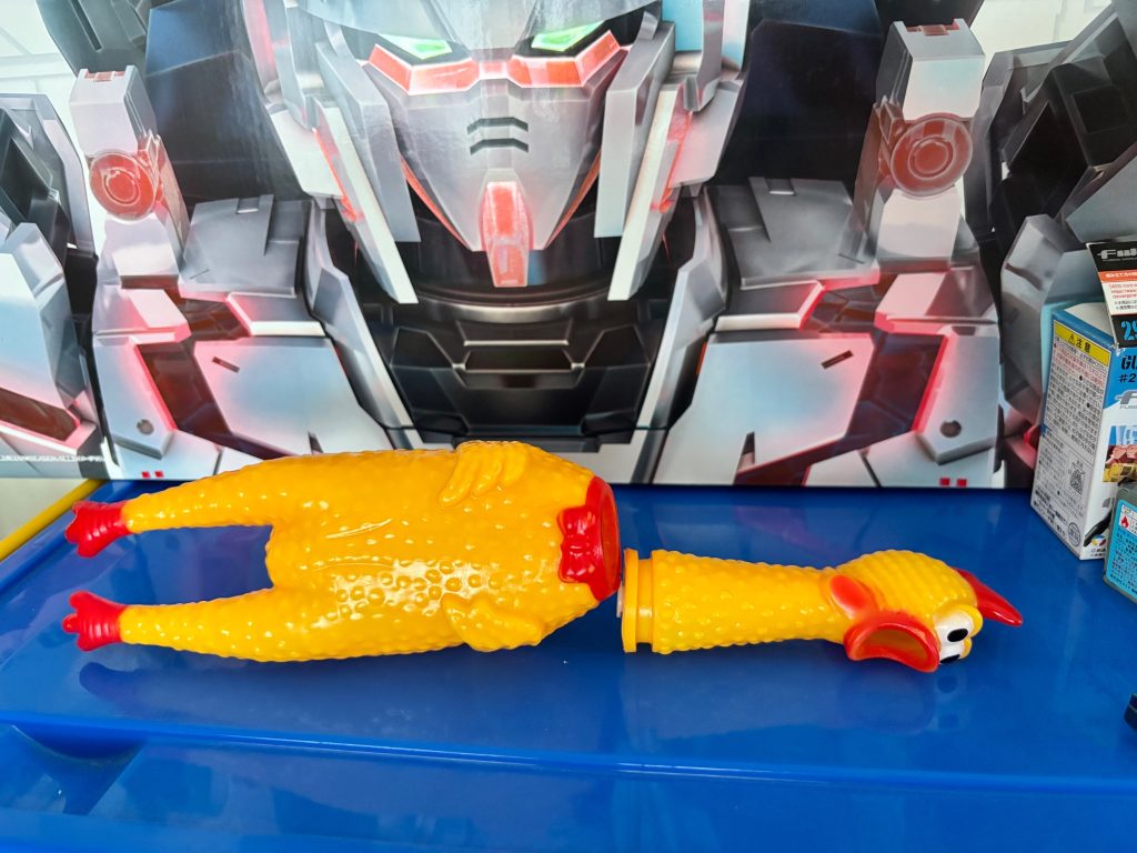 殺鳥事件…このチキン、家で三年くらい飼ってたんですけどね…