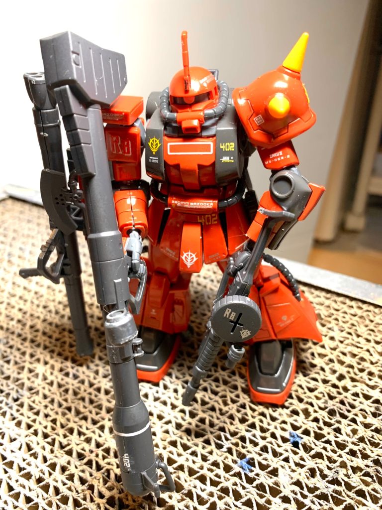完成したモデルはいつもショーケースに入れて飾るのですがお気に入りなので作業台にすえおきにします😊