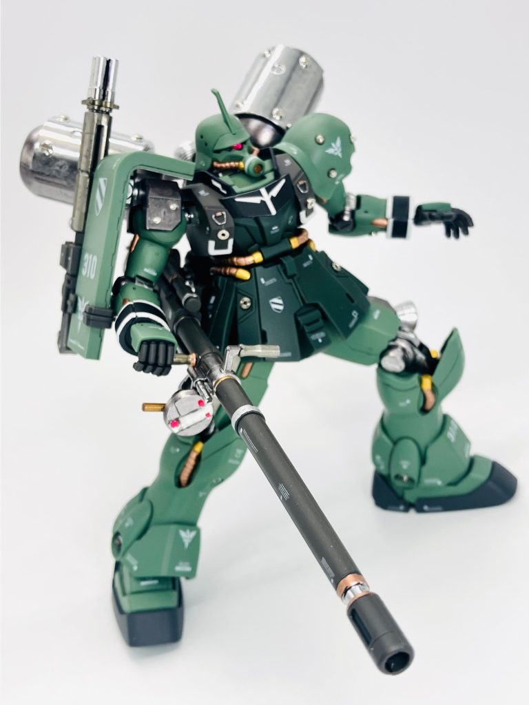 ランゲ・ブルーノ砲先端の、発射時にガチャコンッ！っぽいパーツはメッキシルバーがいい仕事してて気に入ってます🥰