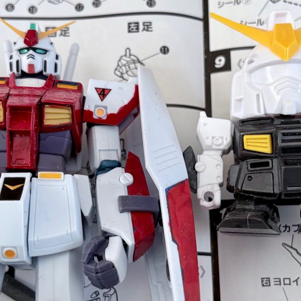 懐かしのBB戦士アレックスを早速仮組みしてみた。ロボット魂のアレックスを参考にヤスリ掛けを行い、口の部分をシャープにした。うん、これやるだけでもかなり印象が違う・・・。今回の目標は横井画伯を意識しつつ、アレックスのガトリングの構えが取れるようにするのが目標(gundam-kao2)ちょっと難しいけどやりがいがありそう(zaku-kao5)（2枚目）