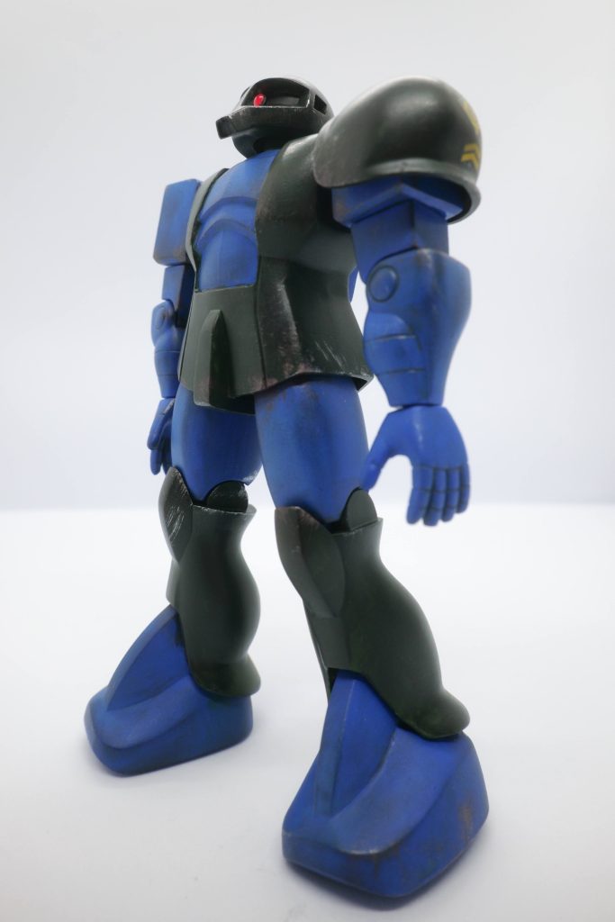 アオリ気味に撮るとカッコいいのは旧キットならでは、ですね。