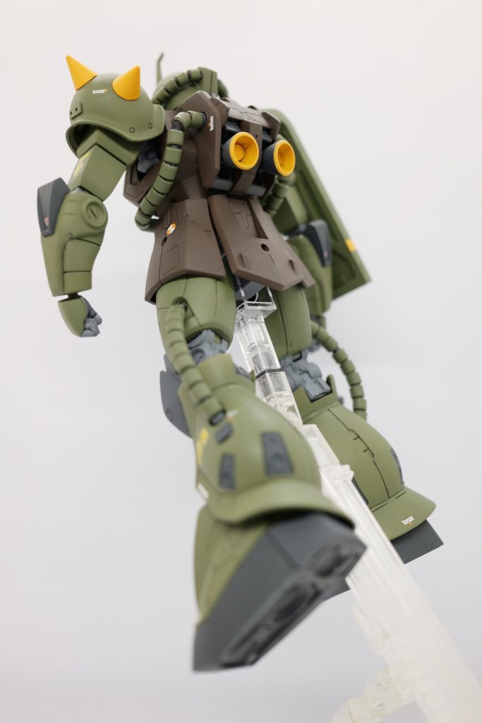 子供の頃急に発売されたMG、量産型ザクⅡを作ったけどどこかへ行ってしまったので、今回作り直せて満足です。