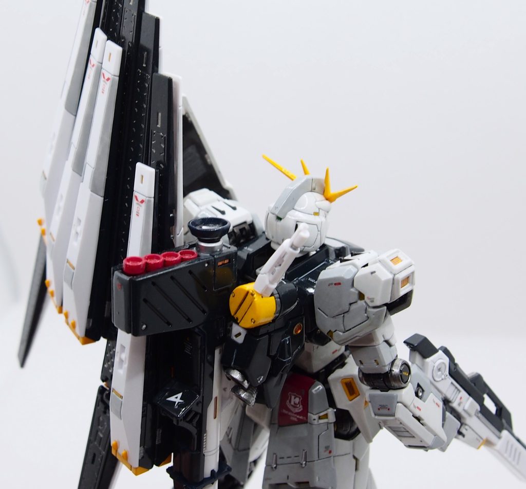 RG RX-93 v GUNDAM–4枚目/制作者：KZ_