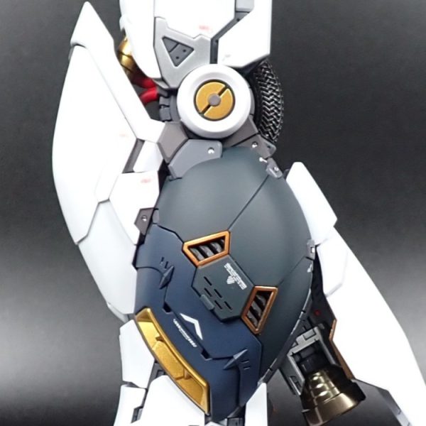 PGU νガンダム脚部装甲完成しました。ディテールアップは若干のスジボリとモールド掘り直しのみです。あまりモールドは追加せず水転写デカールの追加で情報量を増やす方向で進めようと考えています。（1枚目）