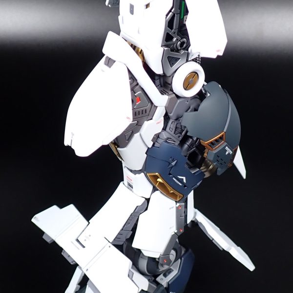 PGU νガンダム脚部装甲完成しました。ディテールアップは若干のスジボリとモールド掘り直しのみです。あまりモールドは追加せず水転写デカールの追加で情報量を増やす方向で進めようと考えています。（2枚目）