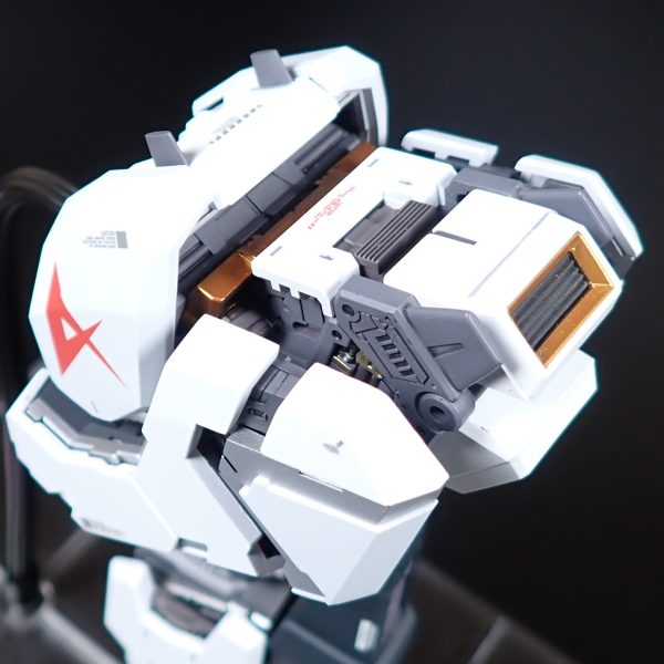 PGU νガンダム（腕部装甲）完成しました。【塗装レシピ】（G）=ガイアノーツ（C）=クレオスフレームダークグレー：メカサフスーパーヘヴィ（G）フレームグレー：メカサフヘヴィ（G）フレームブラウン：メカサフヘヴィ（G）70%+レッドブラウン（C）30%フレームシルバー：スーパーマットアルミ（C）フレームゴールド：パールゴールド（G）フレームメタリックオレンジ：パールゴールド（G）80%＋クリアーレッド（G）20%サイコフレーム：（下地）スターブライトシルバー（G）＋蛍光グリーン（G）外装ホワイト：EXホワイト（G）70%＋MSホワイト（C）30%外装ライトグレー：MSホワイト（C）外装グレー：サーフェイサー#1200（C）外装ダークブルー：ネイビーブルー（C）外装ブルー：ディープオーシャンブルー（C）外装イエロー：オレンジイエロー（C）外装レッド：サザビーレッド（C）コックピット：あずき色（C）ABS下地：ミッチャクロンマルチプライマーその他：スターブライトアイアン（G）、ダークステンレスシルバー（G）、蛍光グリーン（G）、蛍光レッド（G）、蛍光クリアー（G）、GAAHLERI水性メタリックマーカーetc…（7枚目）