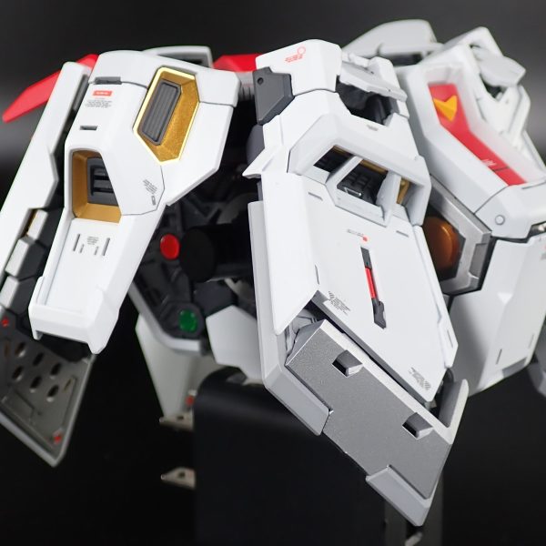 PGU νガンダム（腰部装甲）完成しました。胸部同様、デカール多めです。（4枚目）
