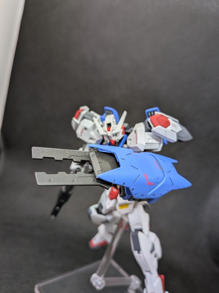 武器２：スタッグシールドシールドを大型化し、サブナックルにハンターエッジを積載しました。基本的には打突武器として利用し、切払いや挟み込みにも利用できます。