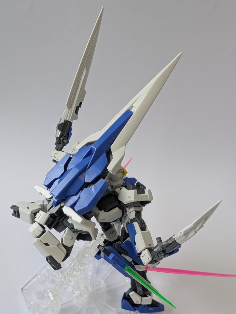 ストライクガンダム 腕8本–4枚目/制作者：porthos