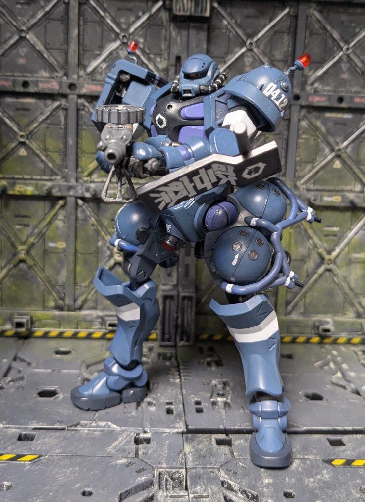 いまさらながらの軍警ザクで、めざせ普通のガンプラ制作！
