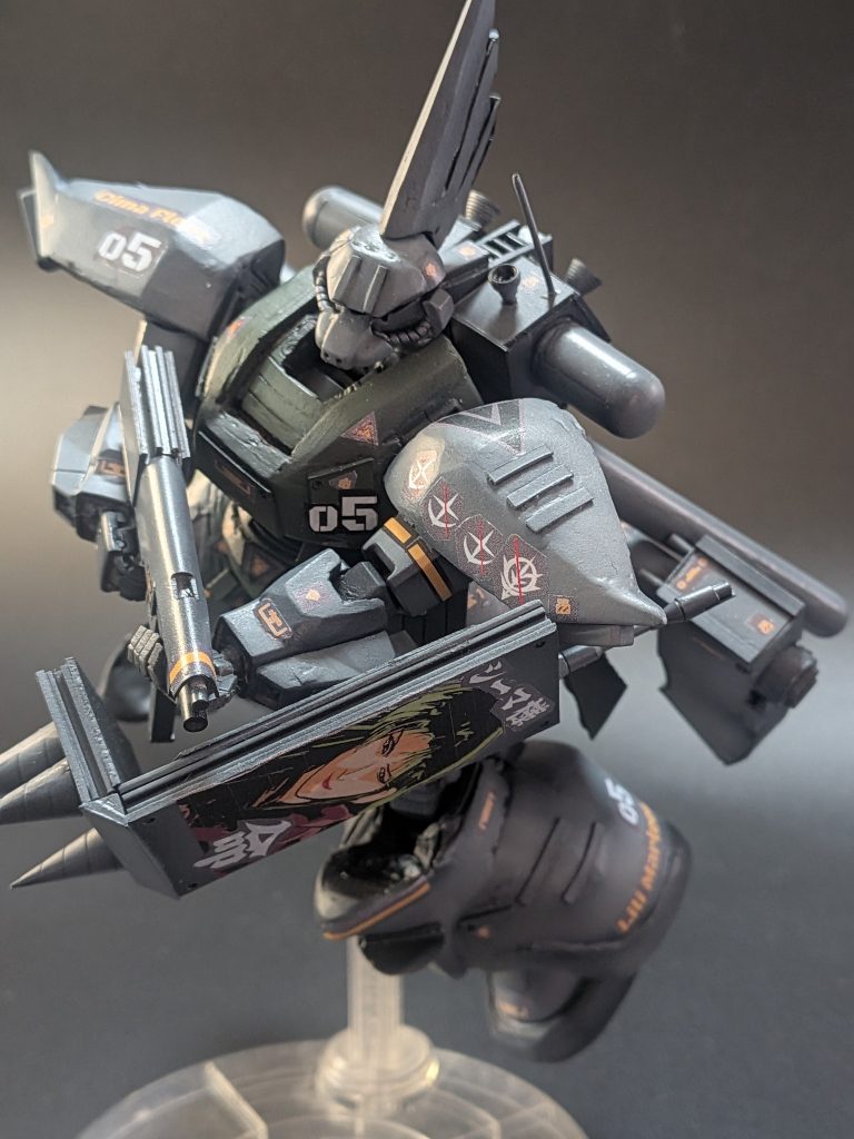 キルマークの中には連邦軍だけではなく、ジオンマークも混じっています。・・・シーマ艦隊なので。